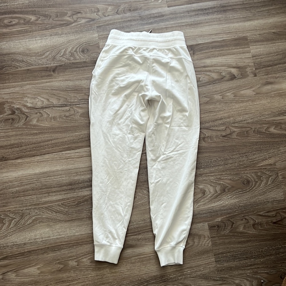 Lululemon Loop Back Jogger - image 6
